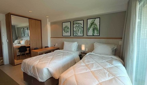 Superior Studio, 2 Twin Beds, Partial Ocean View