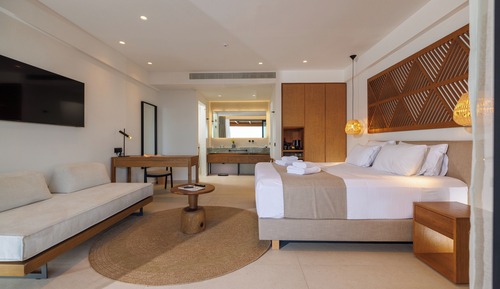 Deluxe Junior Suite, Private Heated* Pool, Sea View