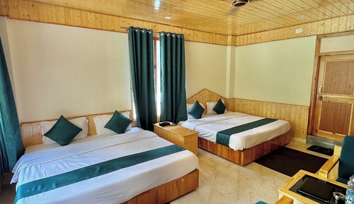 Family Room, 2 Double Beds, Mountain View