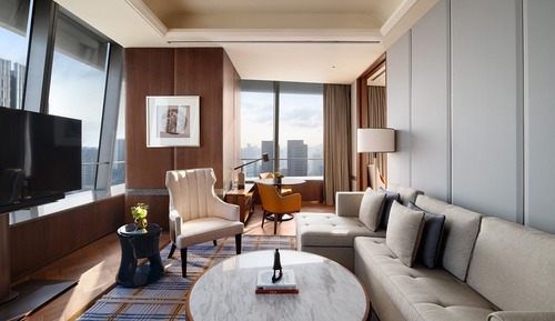 Executive Suite, 1 King Bed, City View