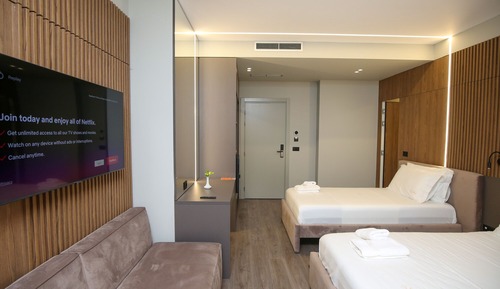 Deluxe Triple Room, Partial Sea View