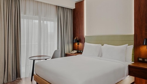 Room, 1 King Bed, Corner