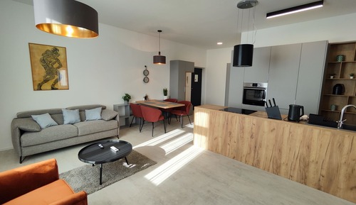 Deluxe Premium Suite