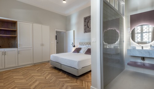 Studio Suite (100 Reis)