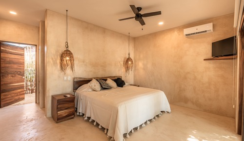 Double Room, 1 King Bed