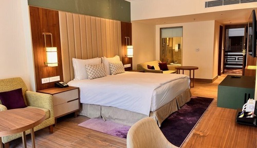 Premium Room, 1 King Bed, Balcony