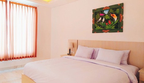 Suite with Mountain View