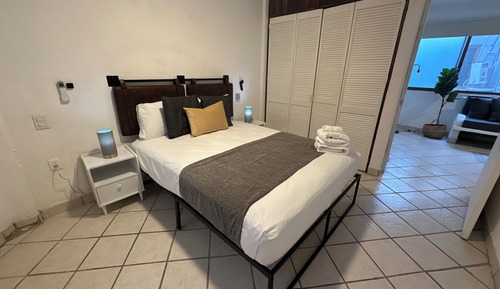 Romantic Condo, 1 Bedroom