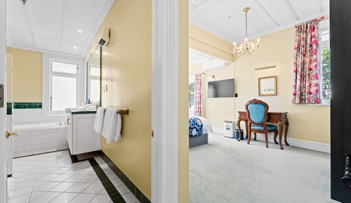 Comfort Single Room, 1 Queen Bed