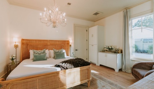 Deluxe Room (Hydrangea, ADA)