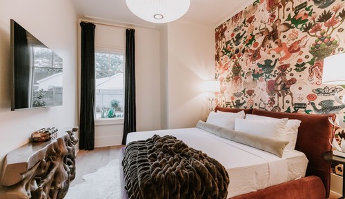 Deluxe Room (Lemon Balm)