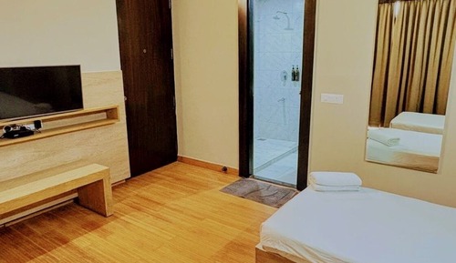 Luxury Twin Room, City View