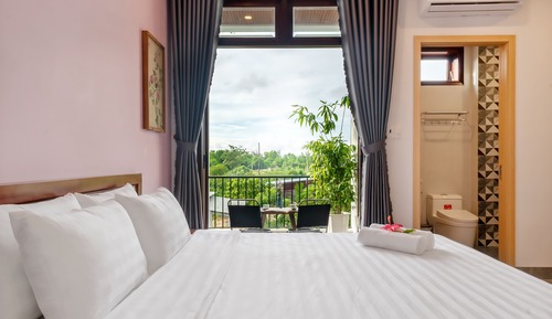 Deluxe Double Room, Pool View