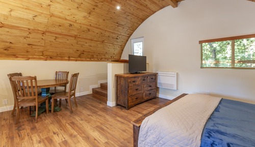 King Cabin 4 Guest