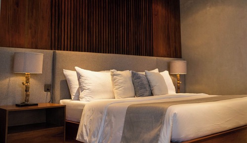 Suite, Sea View