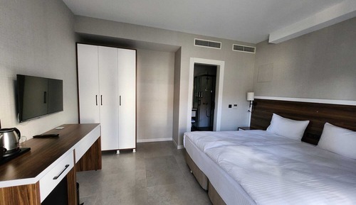 Standard Double or Twin Room, Private Bathroom, City View