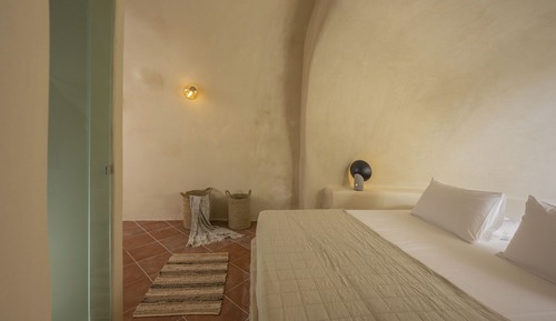 Romantic Apartment, Ensuite, Sea View (Ameli)