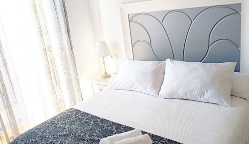 Deluxe Room (8)