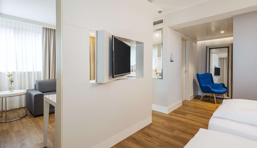 Standard Room (Extra Large, Extra Bed 3 Adults)