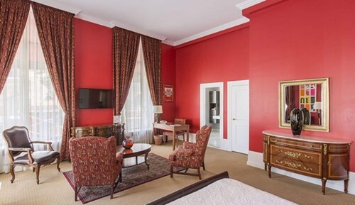 Executive Suite, 1 King Bed with Sofa bed