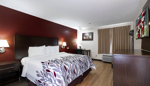 Deluxe Room, 1 King Bed, Accessible (Smoke Free)