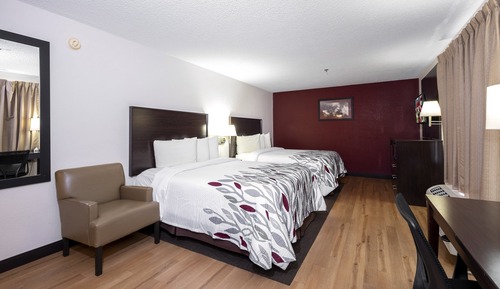 Deluxe Room, 2 Queen Beds, Accessible (Smoke Free)