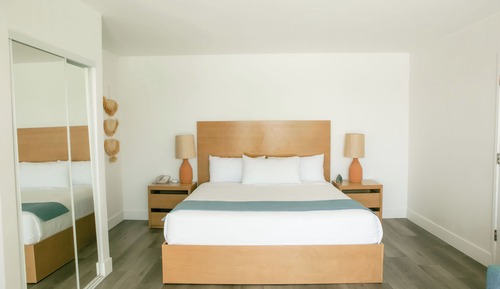 Room, 1 King Bed, Beachfront