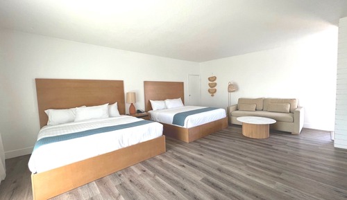 Room, Multiple Beds, Fireplace, Partial Ocean View (Partial Ocean View 2 Kings, Fireplace)