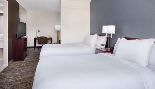 Suite, 2 Double Beds (Hearing Accessible)