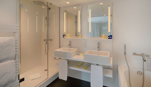 NHOW Sea View Suite (Extra Bed 2 adults and 2 children)
