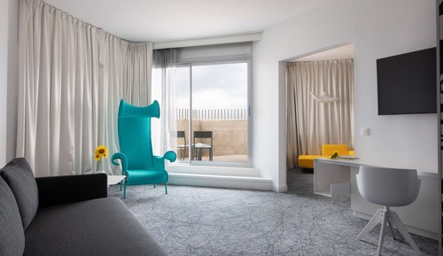 Family Room (nhow)