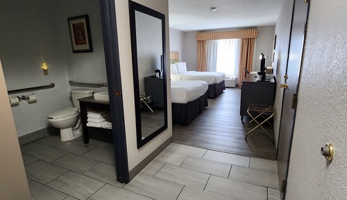Room, 2 Queen Beds, Accessible, Non Smoking