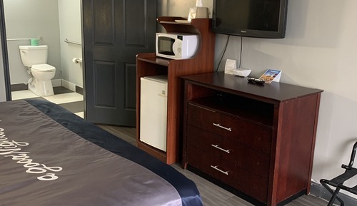 Economy Single Room, 1 King Bed, Accessible