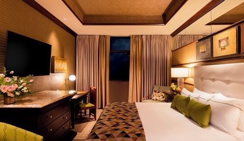 Falling Rock King Suite