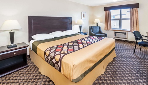Standard Room, 1 King Bed, Refrigerator