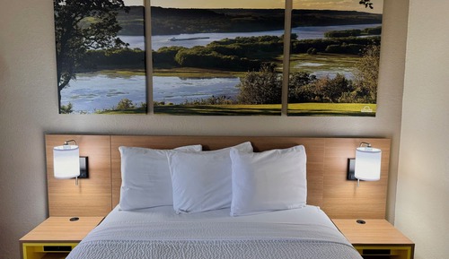Standard Room, 1 Queen Bed, Accessible, Non Smoking