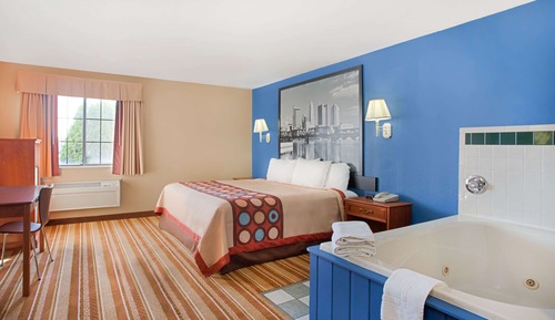 Studio Suite, 1 King Bed, Non Smoking