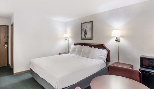 Room, 1 King Bed, Non Smoking