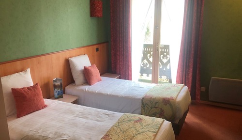Standard Twin Room