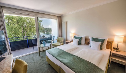 Standard Room, 2 Twin Beds, Balcony, Lake View