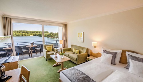 Standard Room, 1 Double Bed, Balcony, Lake View