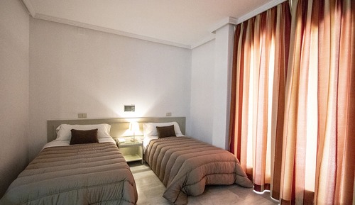 Studio (3 Adults)