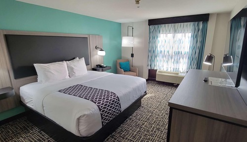 Standard Room, 1 King Bed, Accessible, Non Smoking