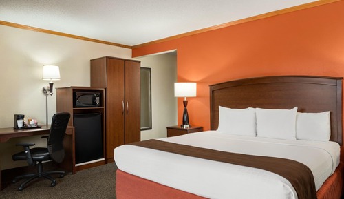 Studio Suite, 1 King Bed, Non Smoking