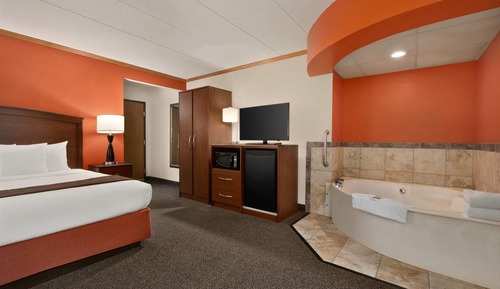 Deluxe Studio Suite, 1 King Bed, Non Smoking