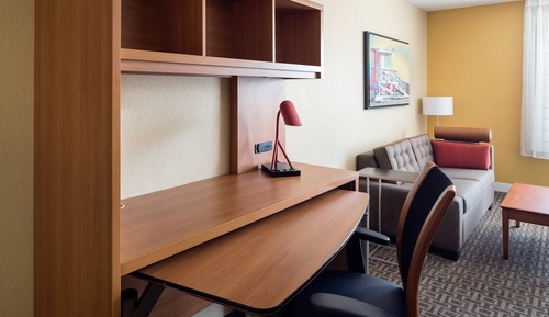 Studio, 1 Queen Bed with Sofa bed, Non Smoking (Mobility/Hearing Access, Roll-in Shwr)