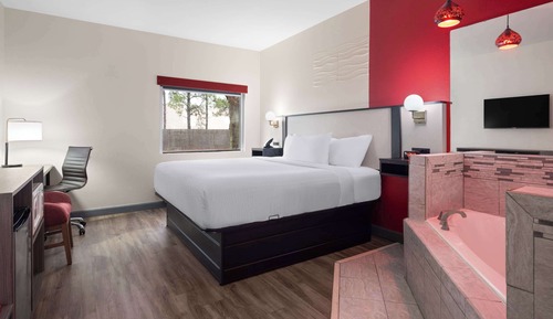 Studio Suite, 1 King Bed, Non Smoking