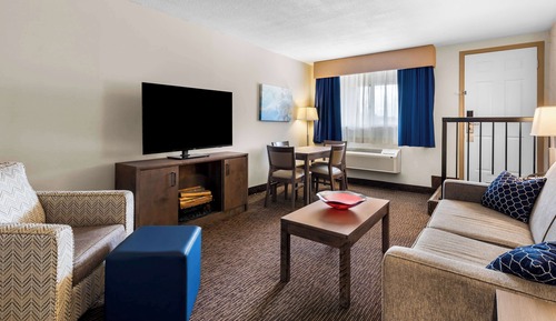 Suite, 1 King Bed, Non Smoking, Kitchenette (Oversized Room;with Sofabed)