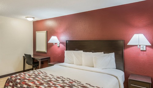 Deluxe Room, 1 King Bed, Accessible, Non Smoking (Roll-In Shower)