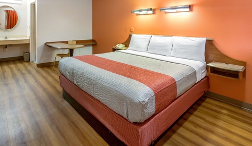 Standard Room, 1 Queen Bed, Non Smoking